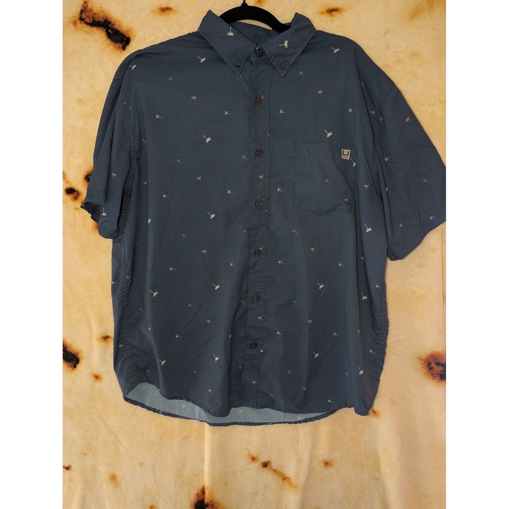 Huk Fishing Shirt Mens Large Blue Short Sleeve Fly Lure Button Down H1500122
